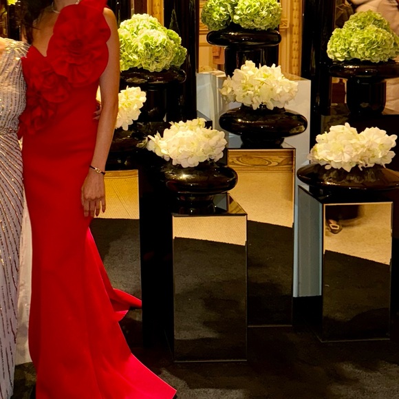 Badgley Mischka Collection Red One-Shoulder Rosette Scuba Gown size 0 - Picture 9 of 10